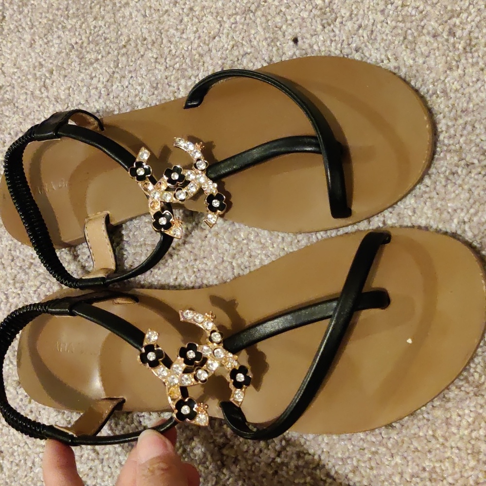 3/$20🎈CC blingy sandals